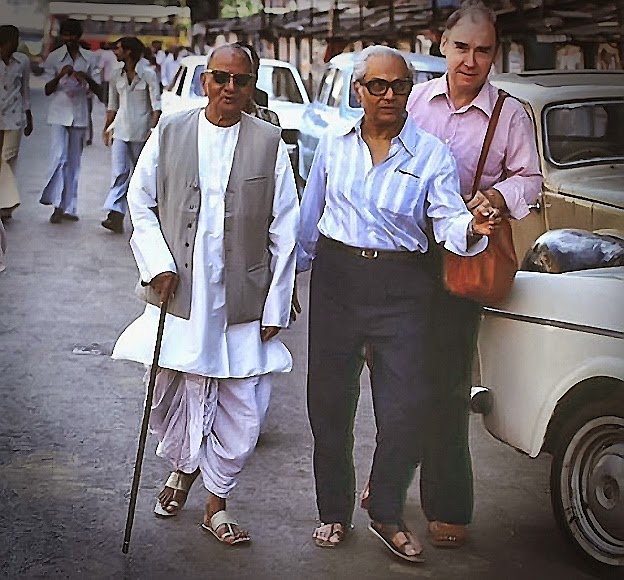 062-1-Nisargadatta Maharaj going for a walk. This was one of his daily routine.jpg