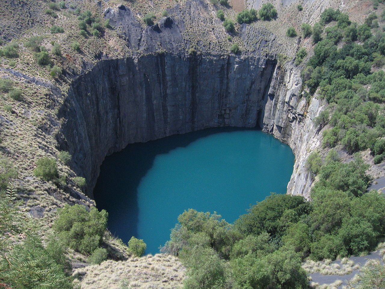 1280px-Big_Hole_Kimberley.jpg