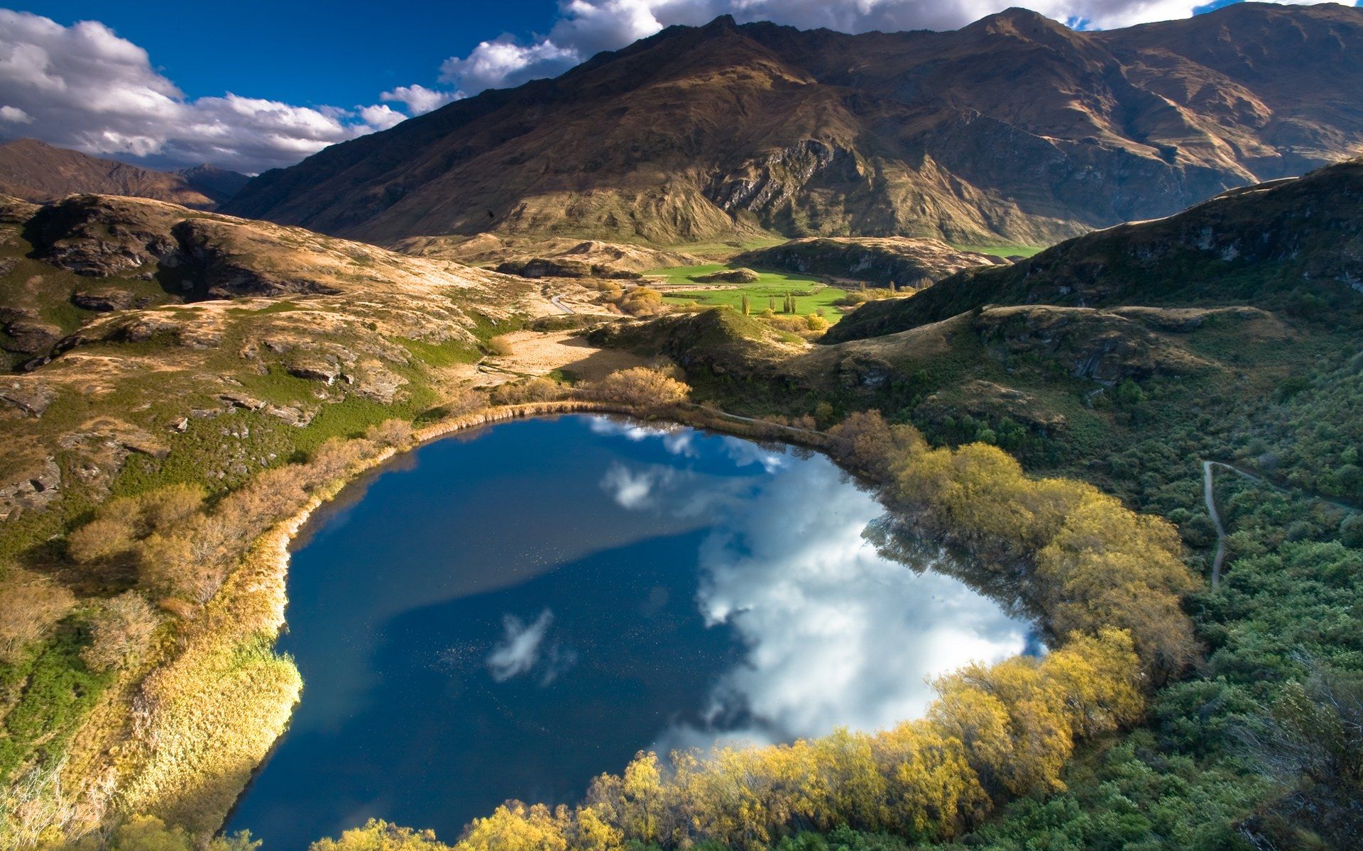 1363460457_heart_lake_new_zealand.jpg