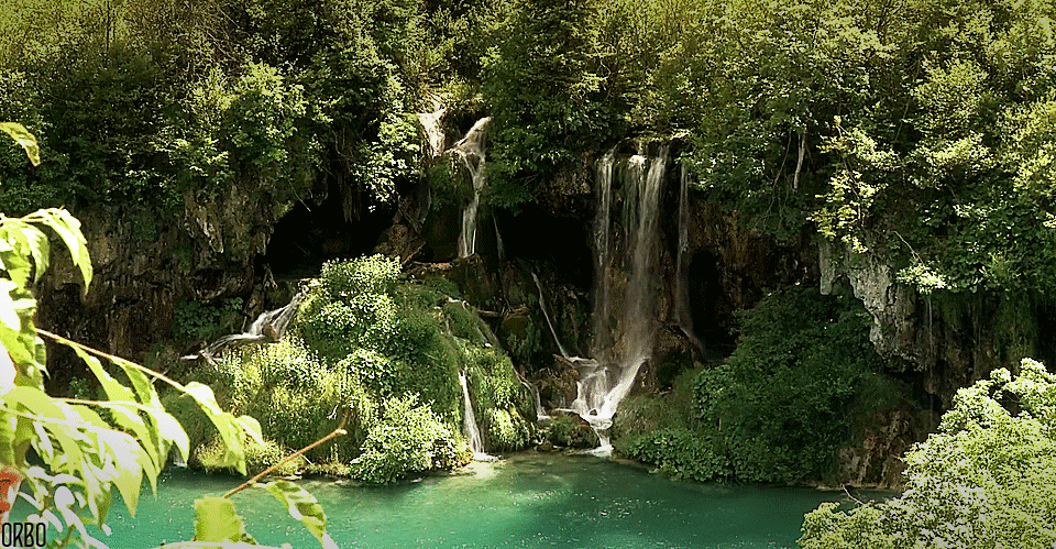 159497-Beautiful-Waterfall.gif