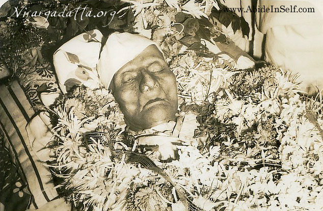 167-0-Mahasamadhi of Nisargadatta Maharaj.jpg