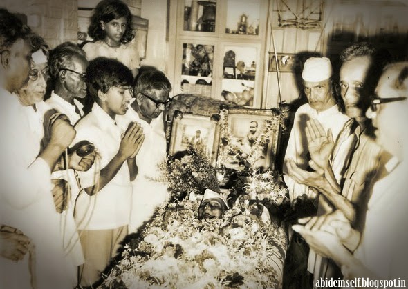 168-0-Mahasamadhi of Nisargadatta Maharaj.jpg