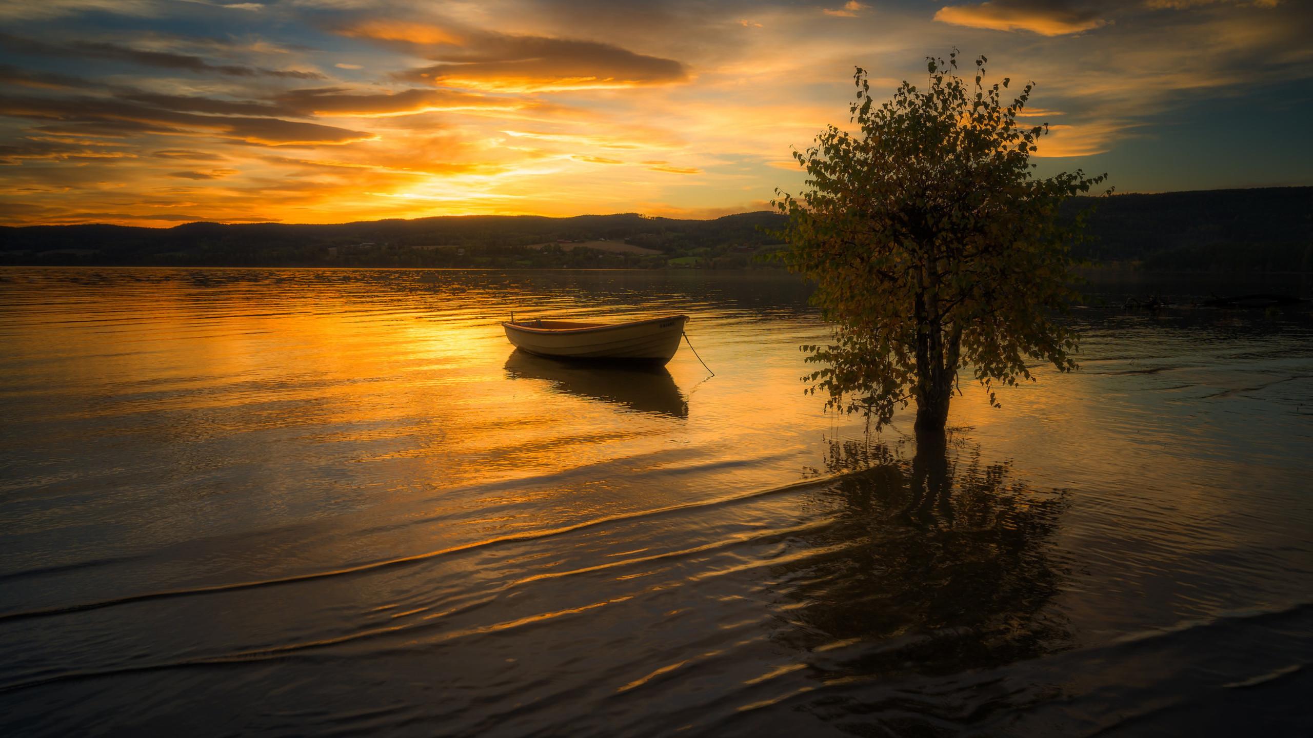 2560x1440-photography-lake-boat-wallpaper.jpg