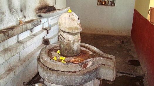 525px-Linga_from_Shivalaya_Devipuram.jpg