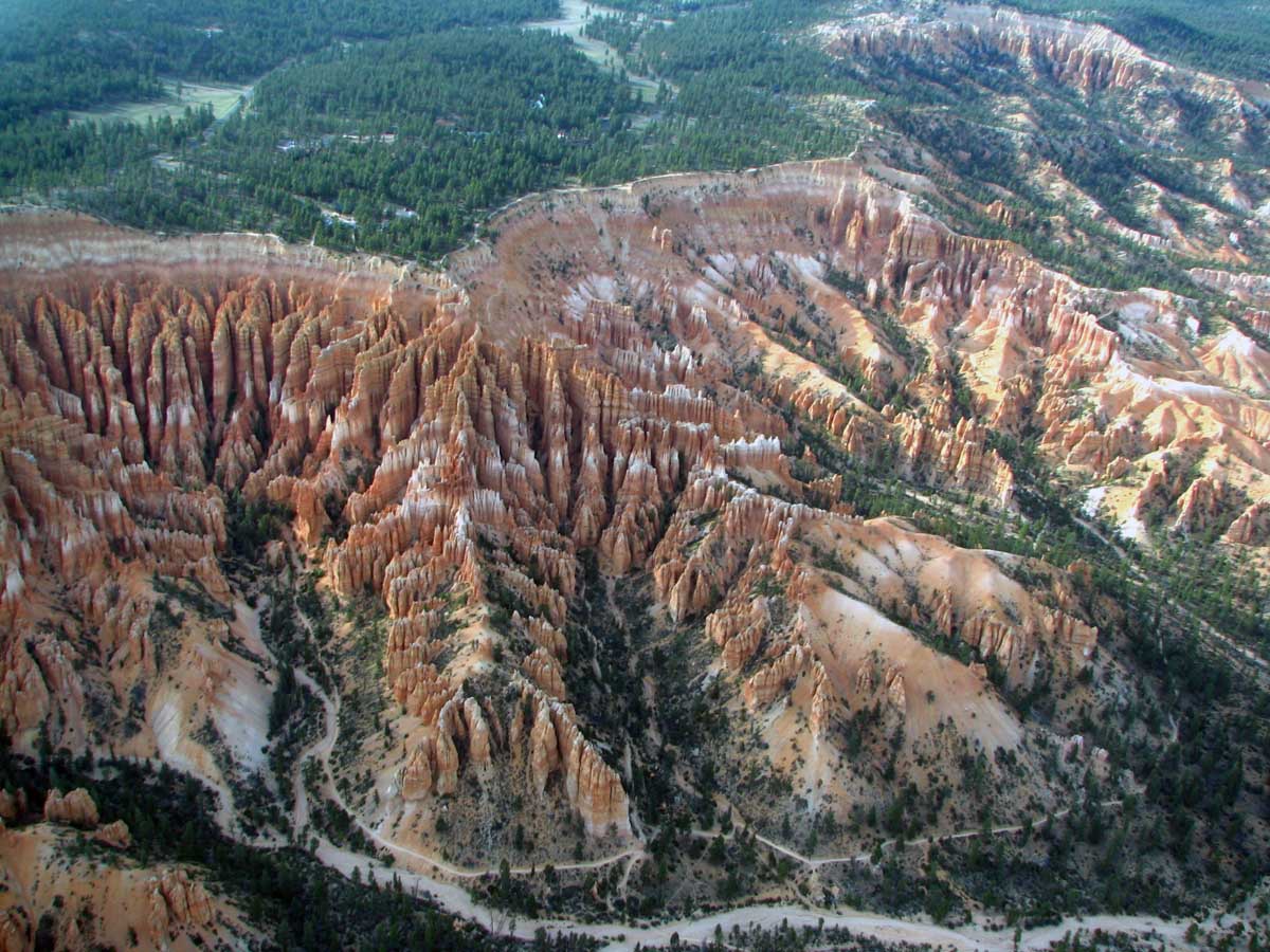 Aerial-Amphitheater-looking-towards-Sunset-Point-from-over-the-Canyon1.jpg