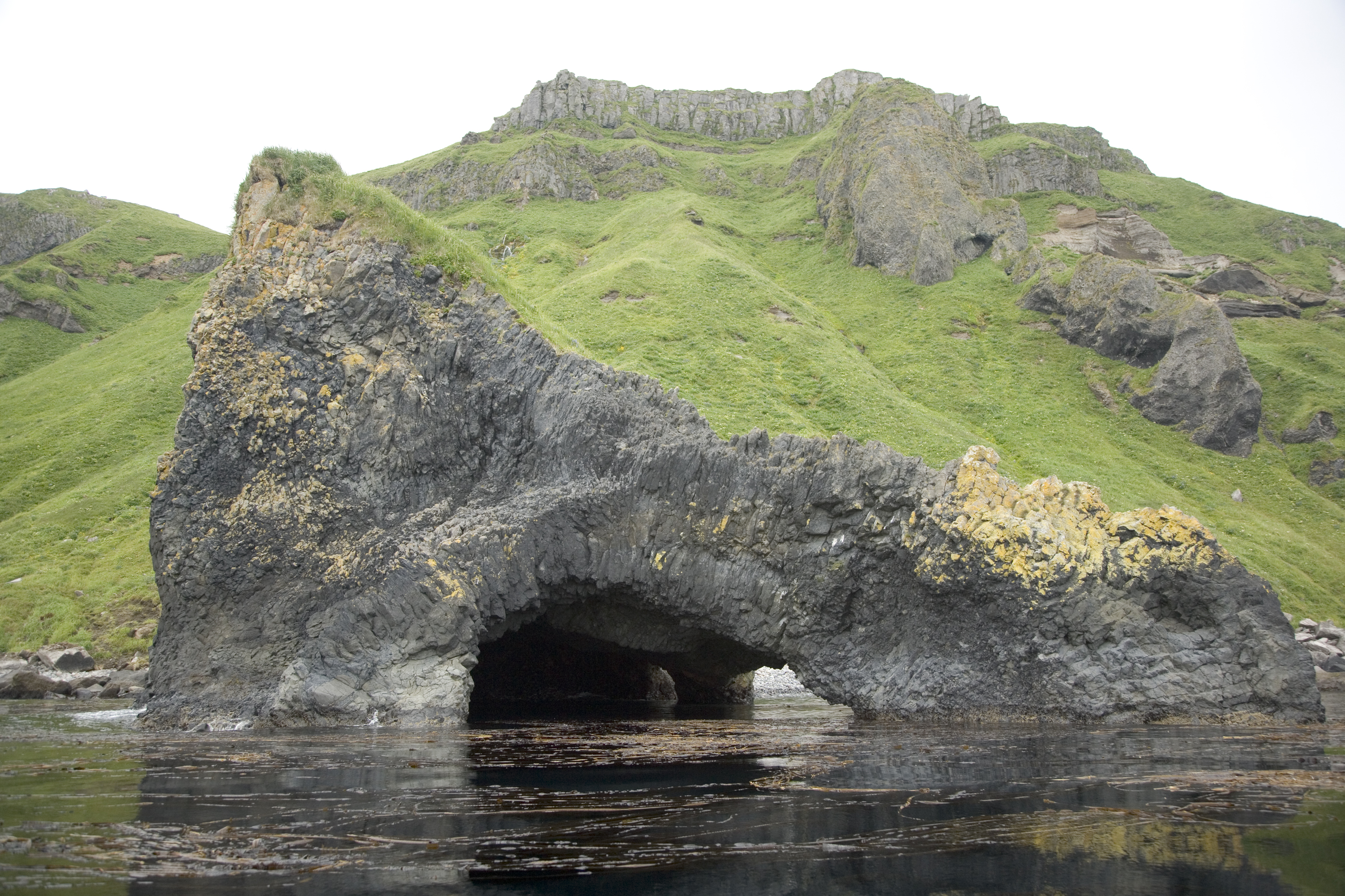 Akun_Island_basalt_sea_cave.jpg