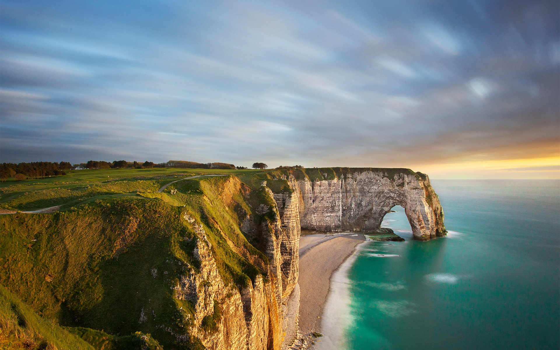 Awesome-and-Beautiful-Beach-Scene.jpg