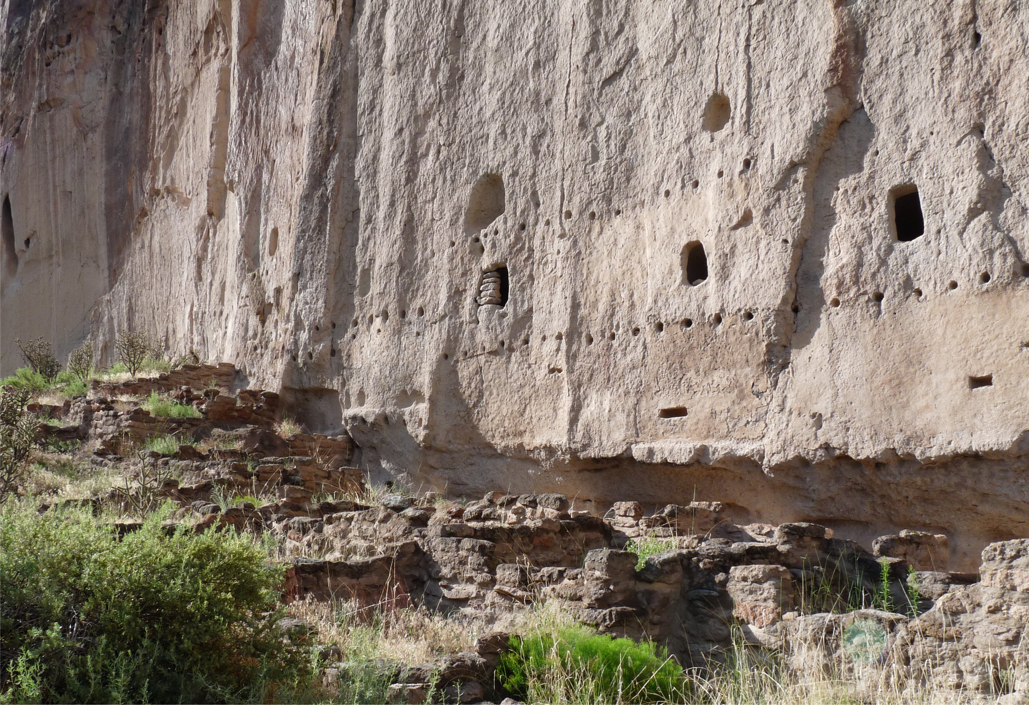 Bandelier_multi-story_dwelling.jpg