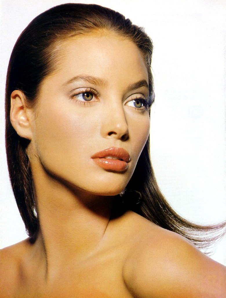 Christy-Turlington-132.jpg