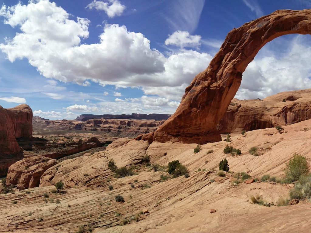 corona-arch-utah-wallpaper-1024x768-wallpaper.jpg