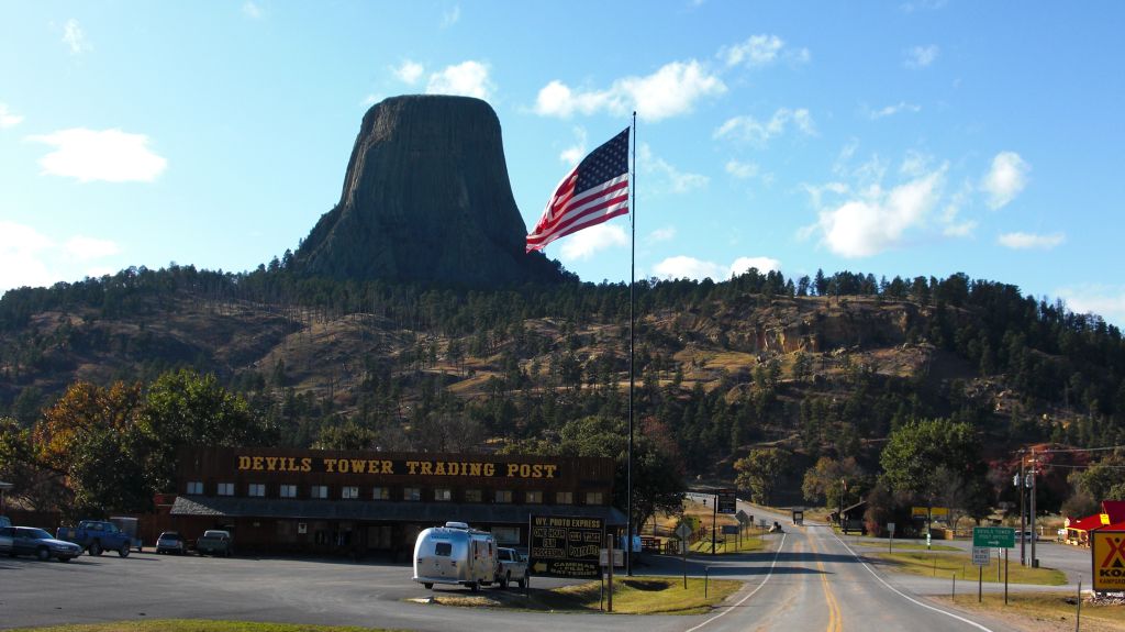 Devils_Tower_National_Monument_09.jpg