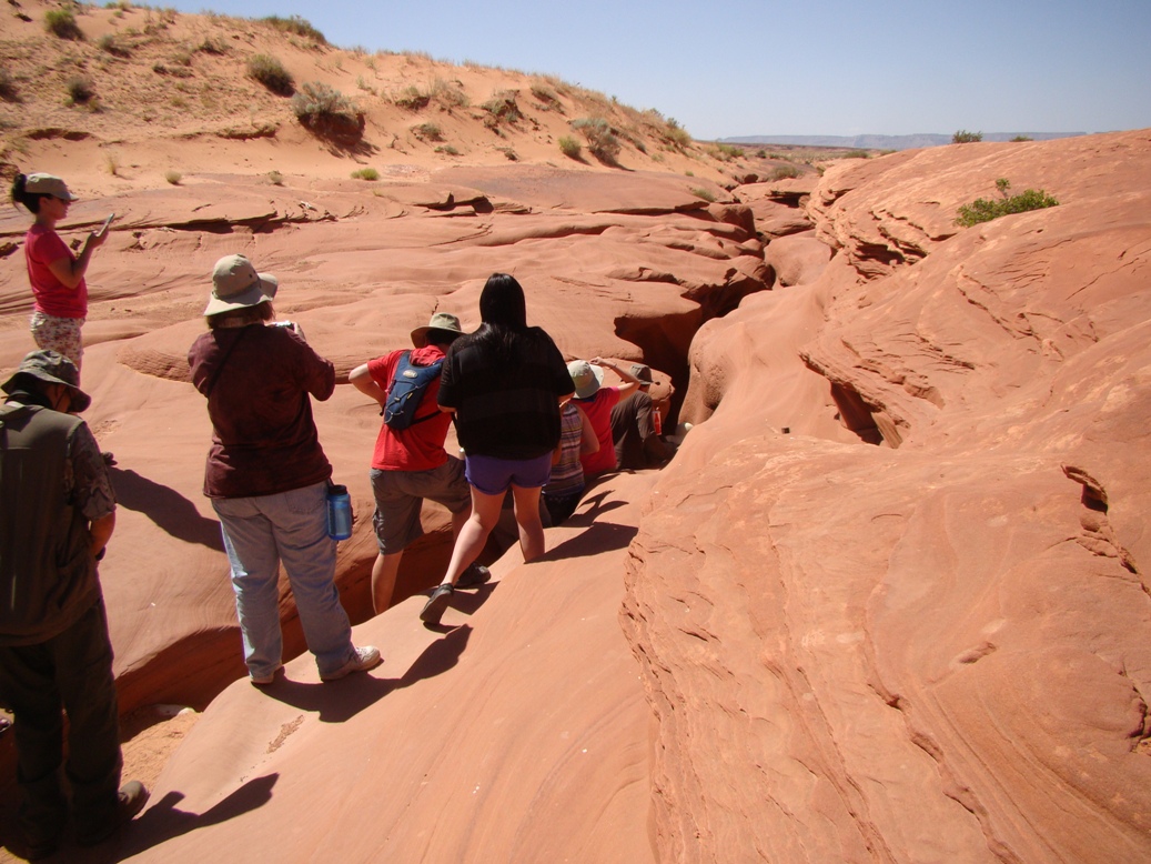 DSC03098 Entrance to Lower Antelope Canyon.jpg