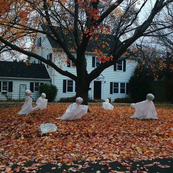 fabric-and-foam-ghost-for-front-yard-decor.jpg