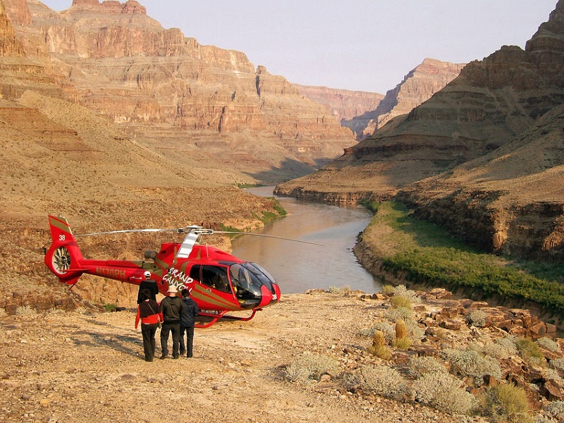 grand-canyon-helicopter-tours.jpeg