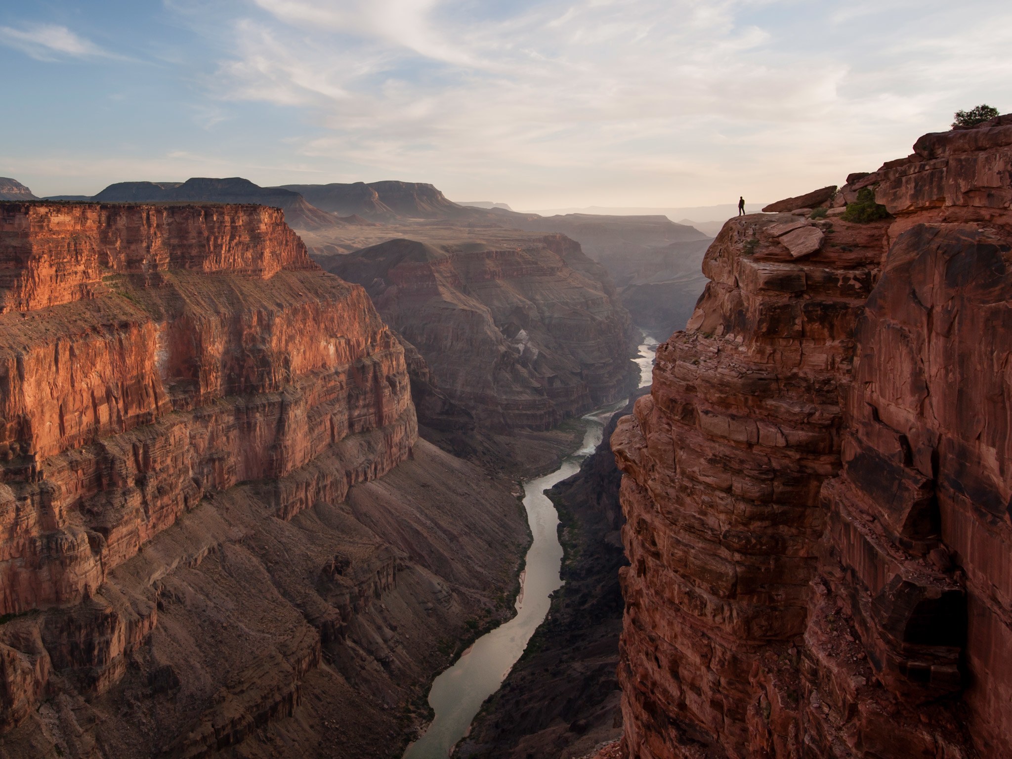 grand-canyon-man-river-GettyImages-159282662.jpg