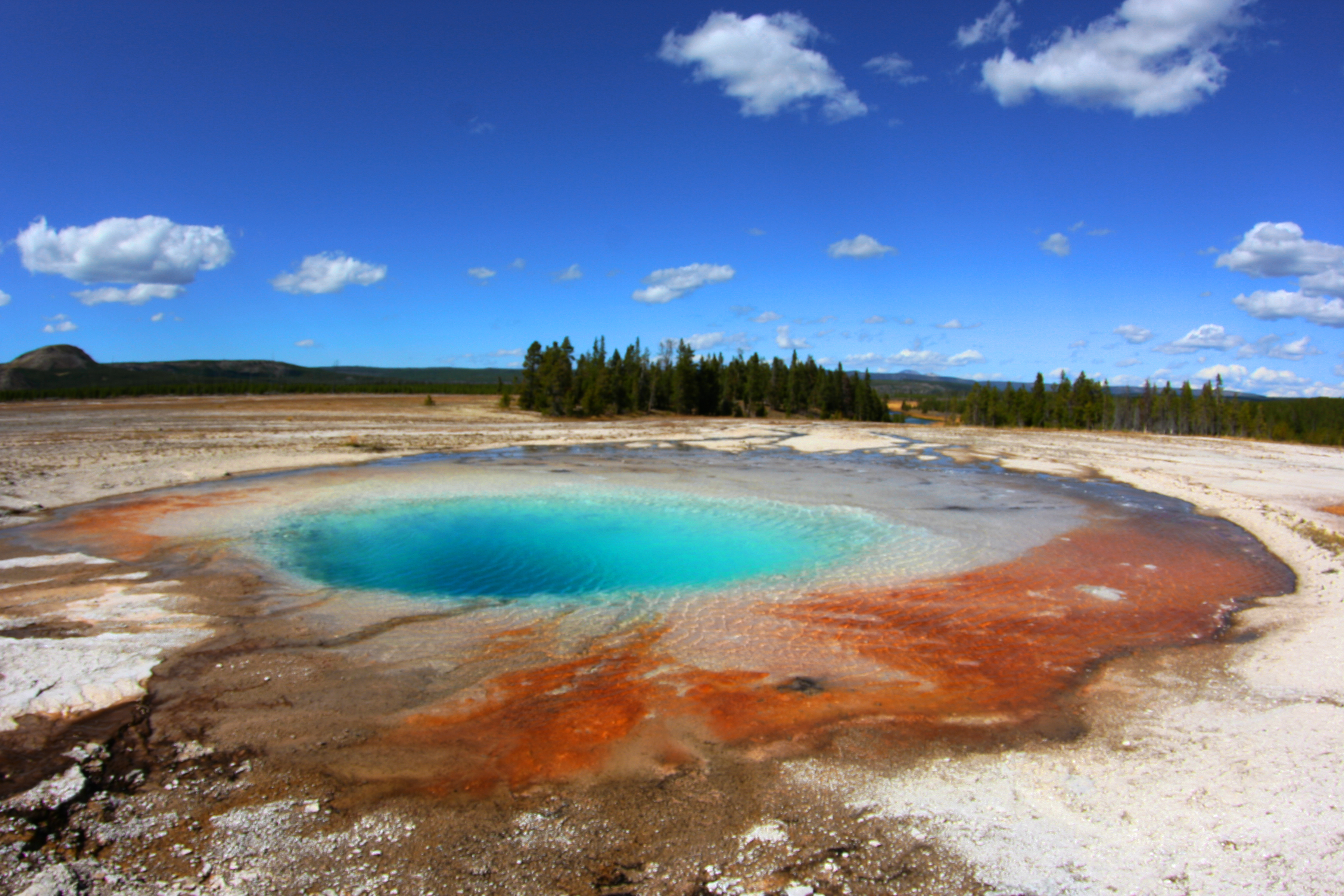 Grand Prismatic Spring in Yellowstone National Park.jpg