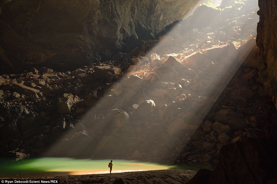 Hang-En-and-Hang-Son-Doong-cave.jpg