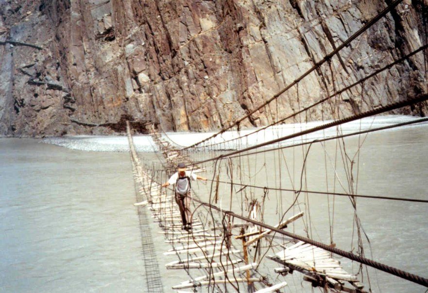 hanging-bridge-pakistan-881x603.jpg