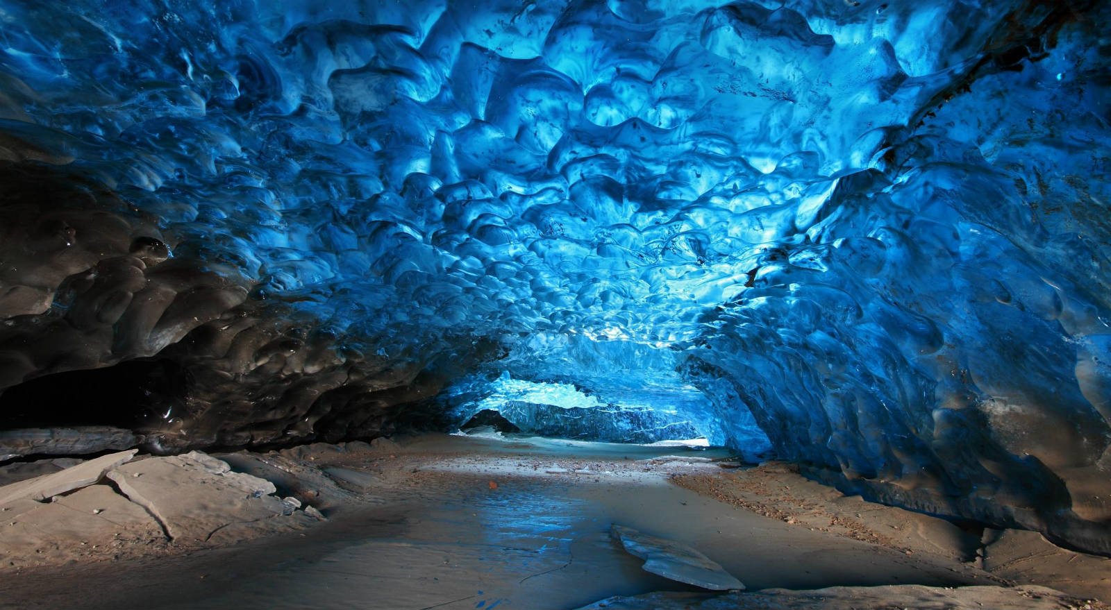 Iceland-Skaftafell-Ice-Cave.jpg