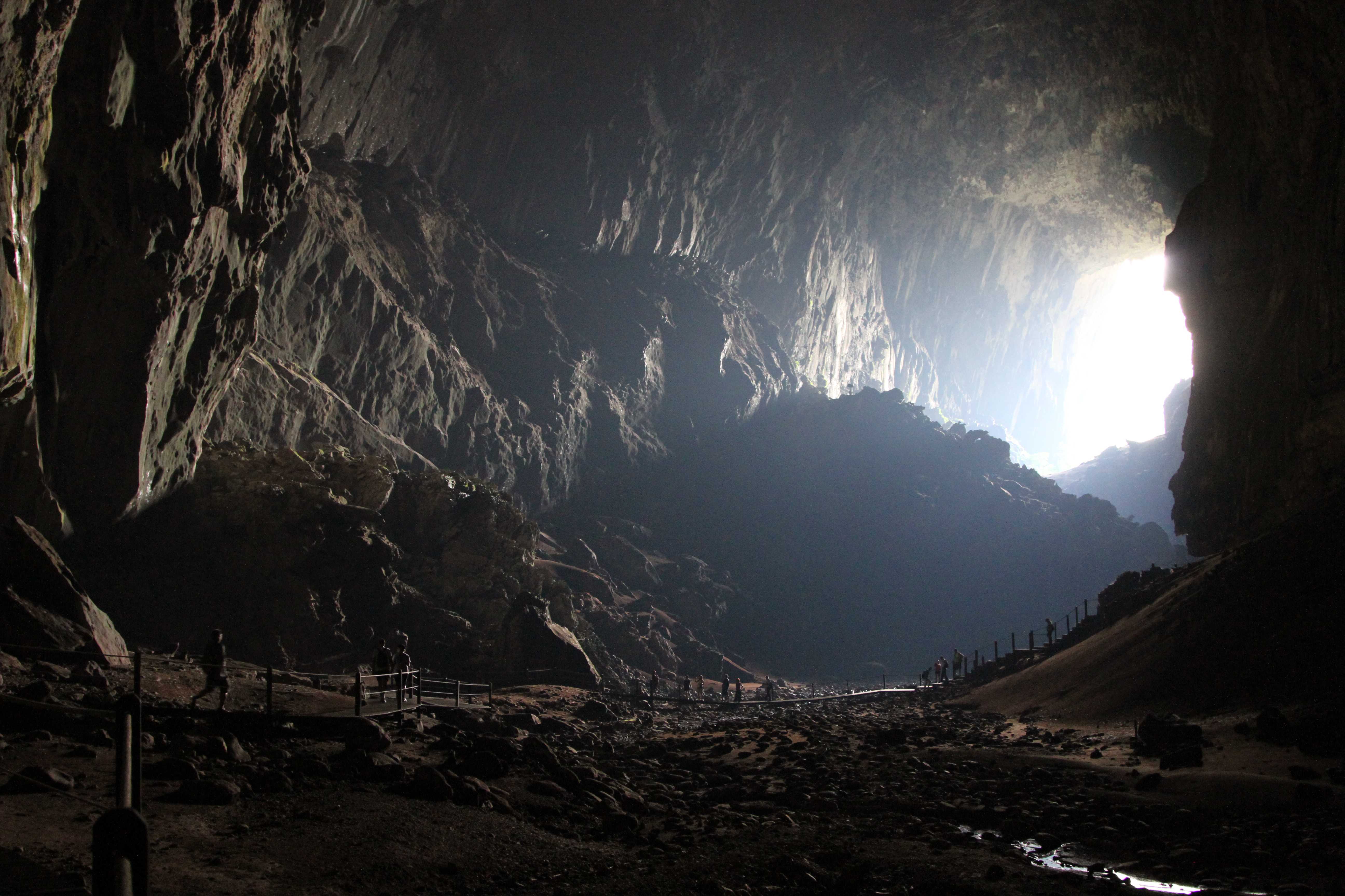 inside-world-largest-cave-opening.jpeg