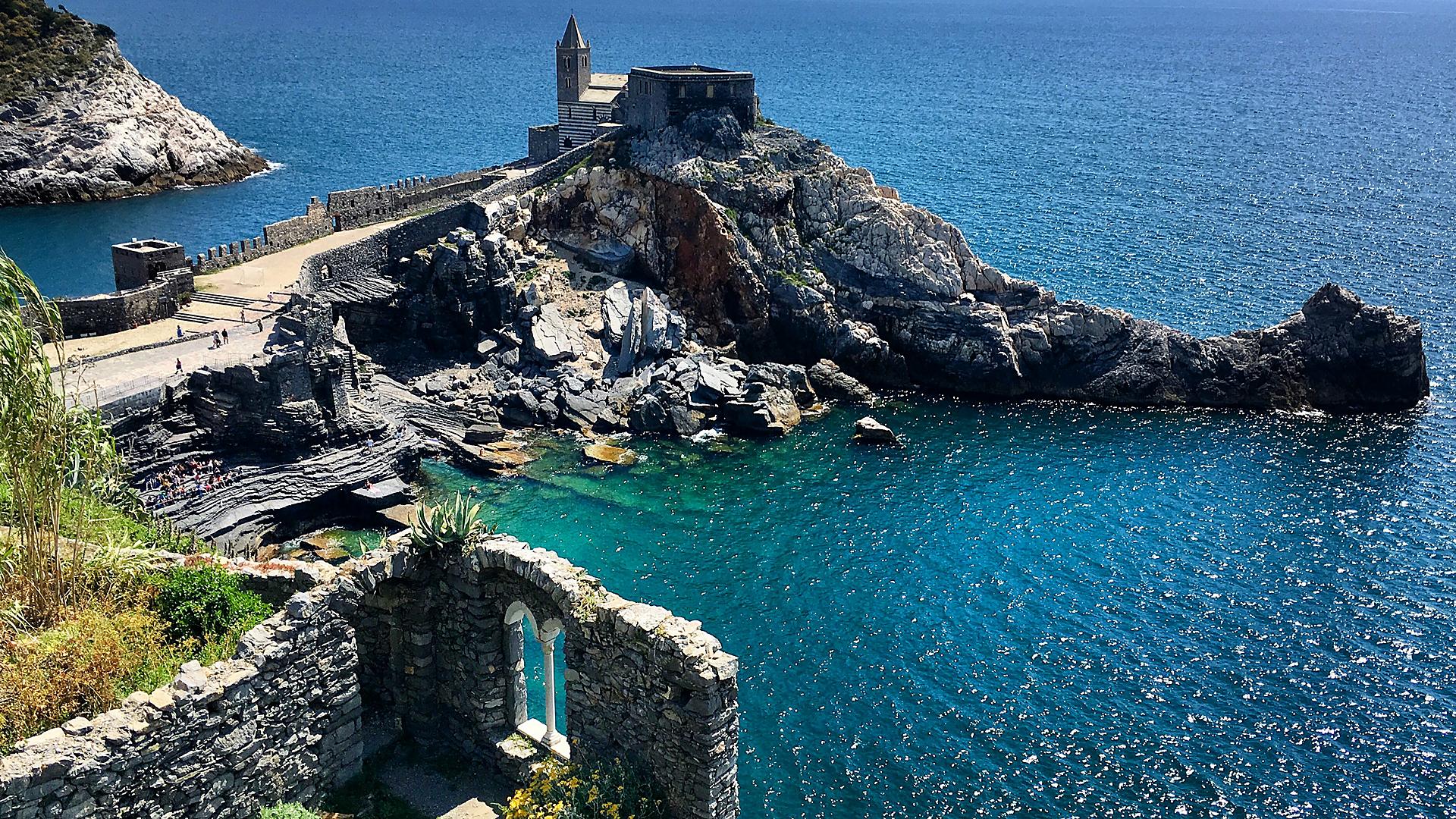 la-spezia-portovenere-cliffs.jpg