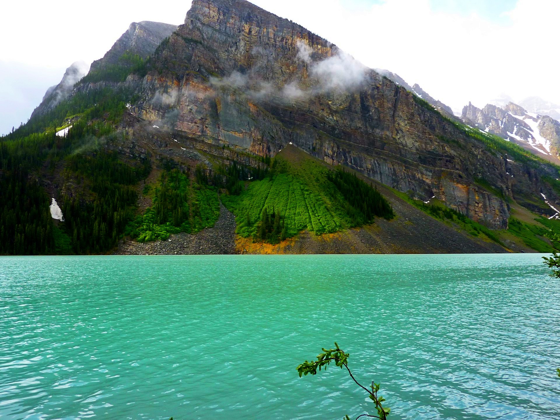 lake_louise__alberta_.jpg