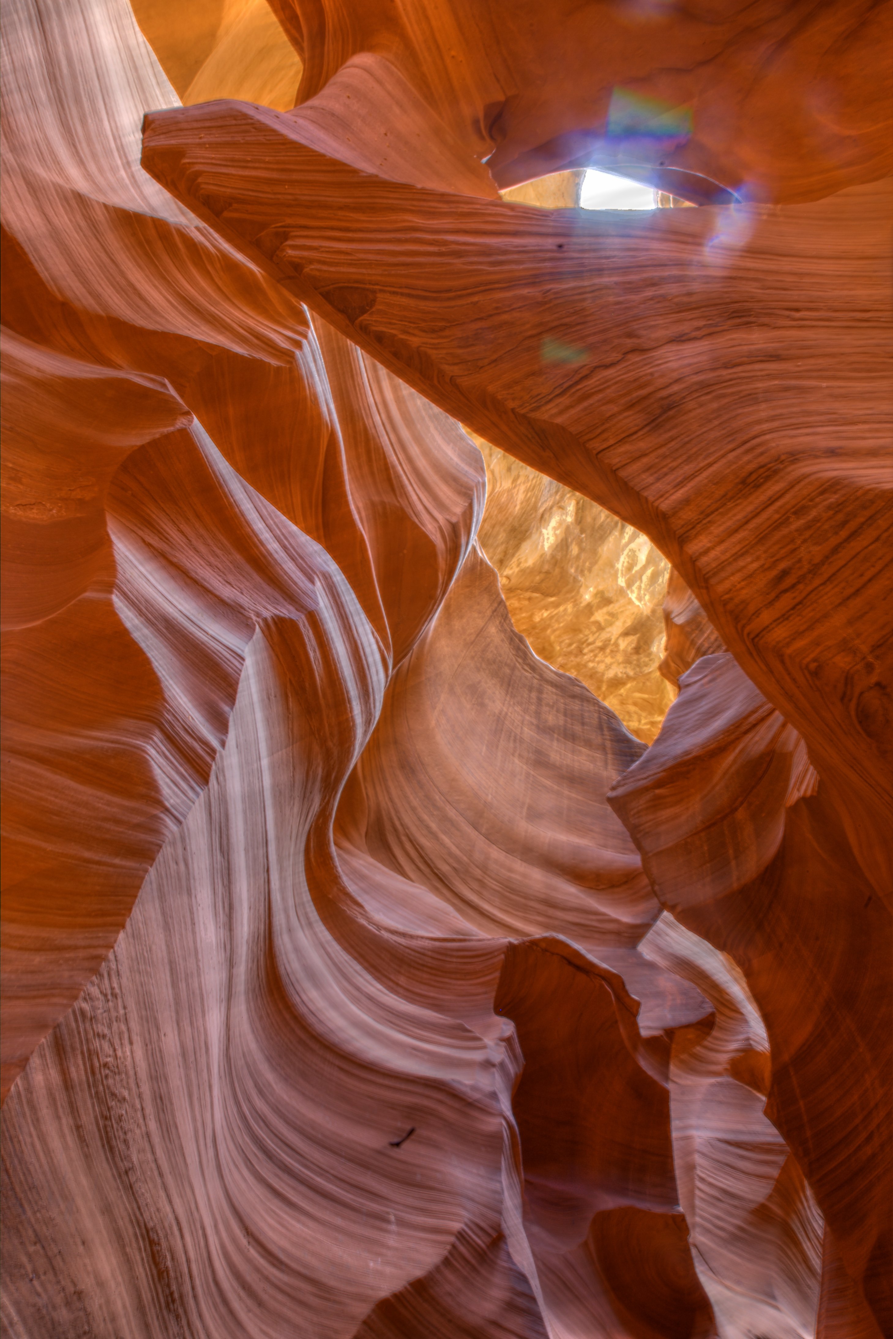 Lower_Antelope_Canyon_HDR_00.jpg