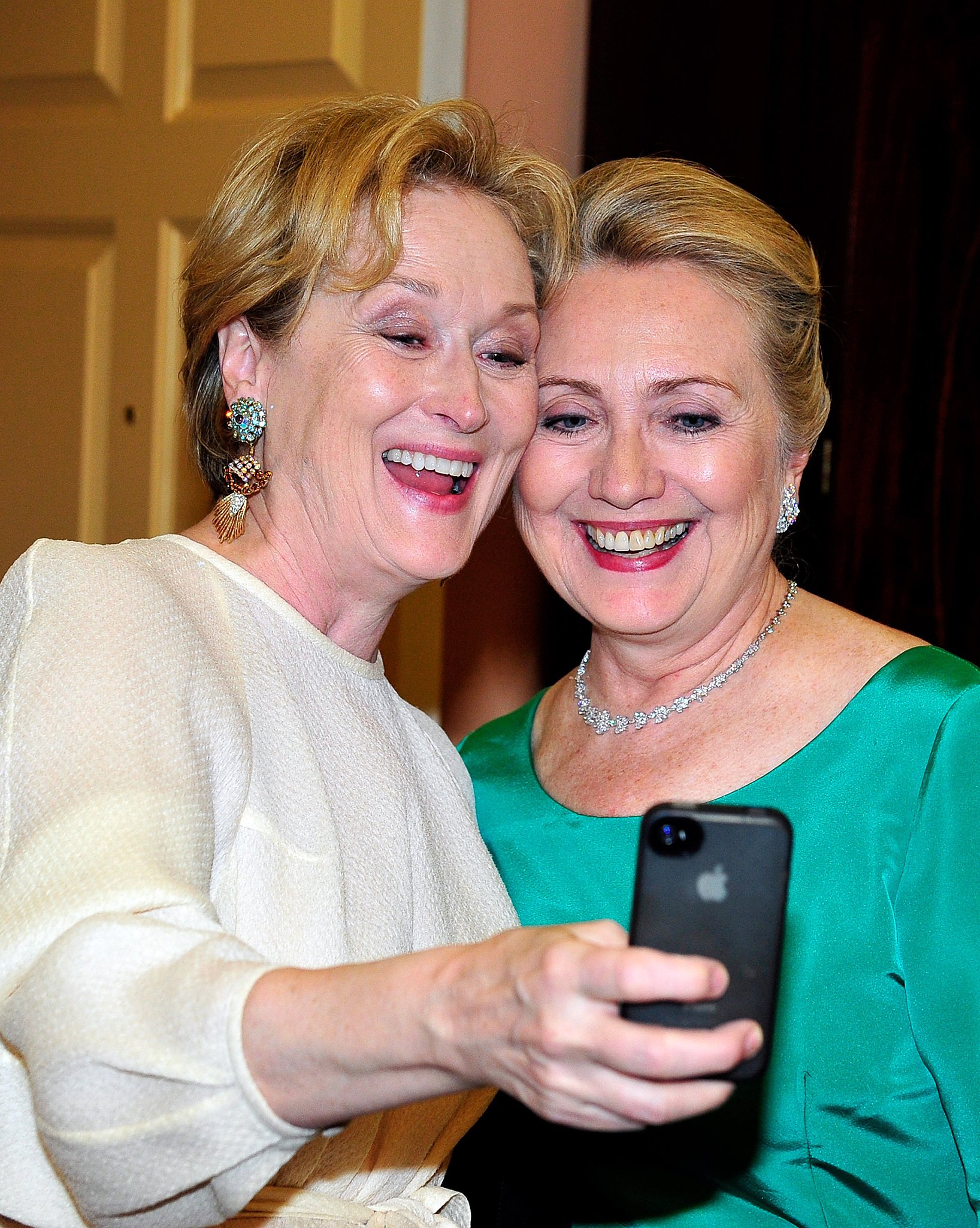 Meryl-Streep-couldnt-pass-up-opportunity-take-selfie.jpg