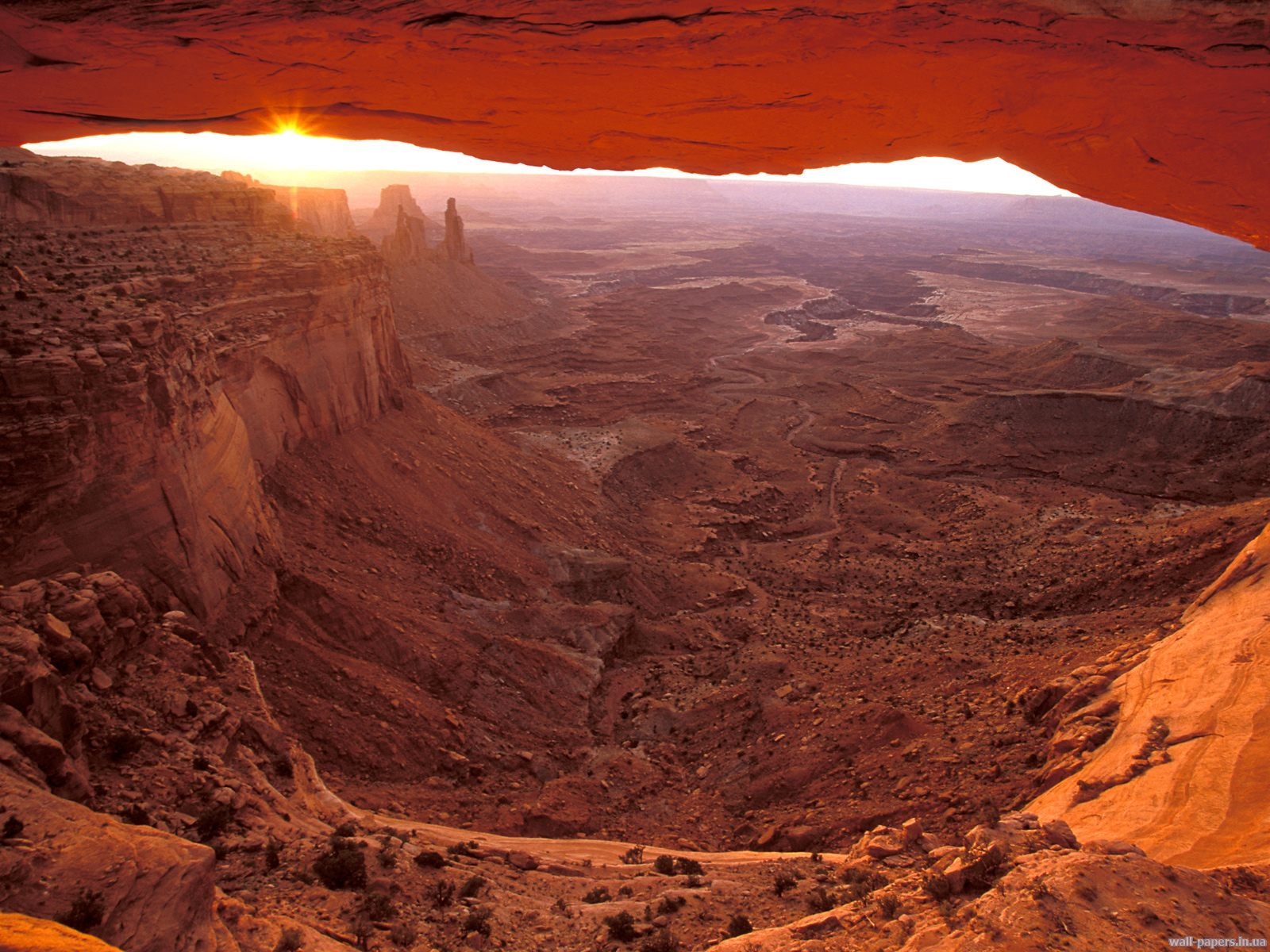 Mesa Arch at Sunrise, Canyonlands National Park, Utah.jpg