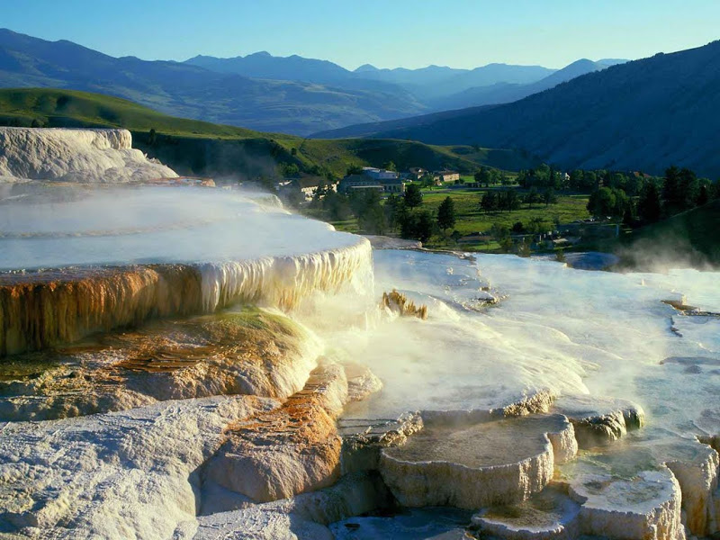 minerva-terrace-mammoth-hot-springs-yellowstone-national-park.jpg