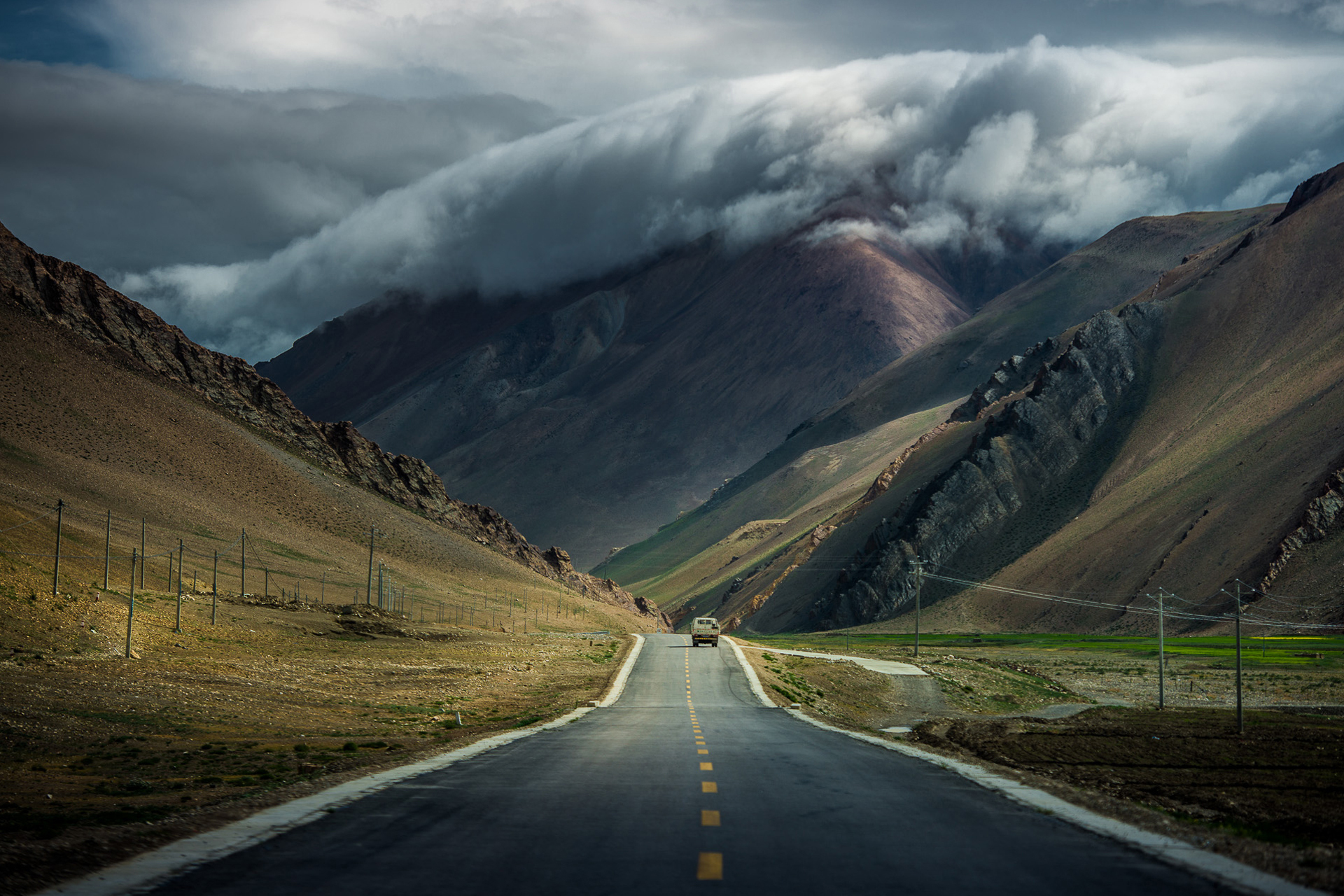 Nature___Mountains_____The_road_through_Tibet_087715_.jpg