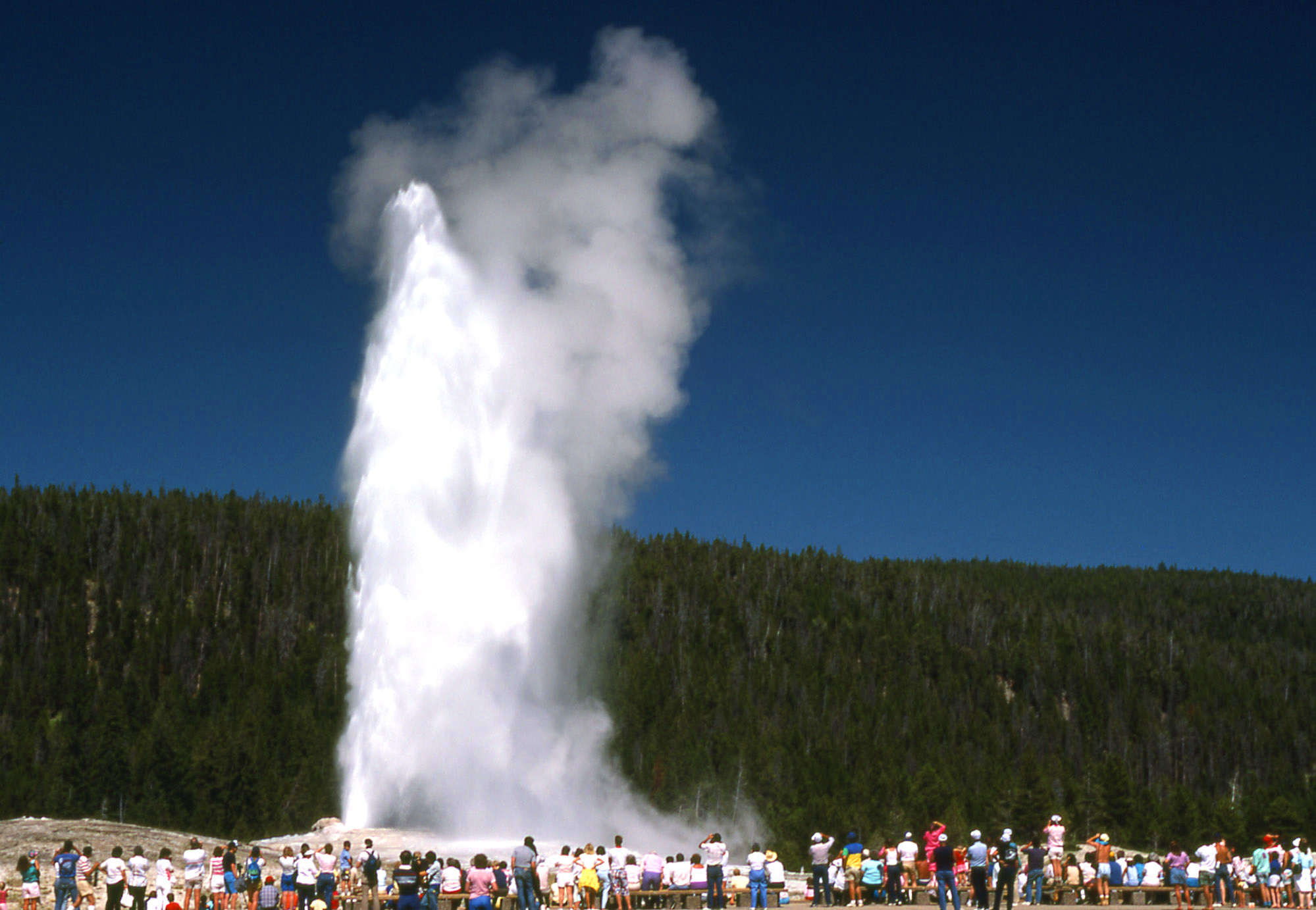 old-faithful-yellowstone-l.jpg