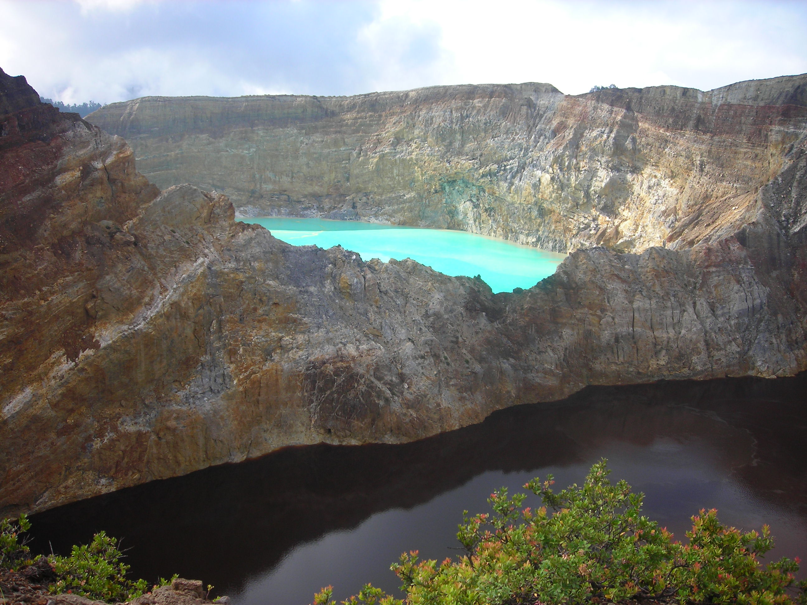 Picture-Intro1(Kelimutu, Indonesia).JPG