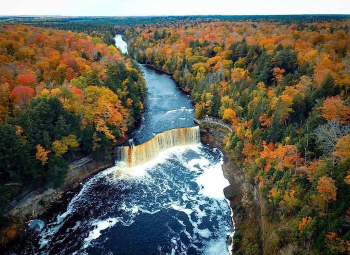 Tahquamenon-Falls-elbertamichigan_0.jpg