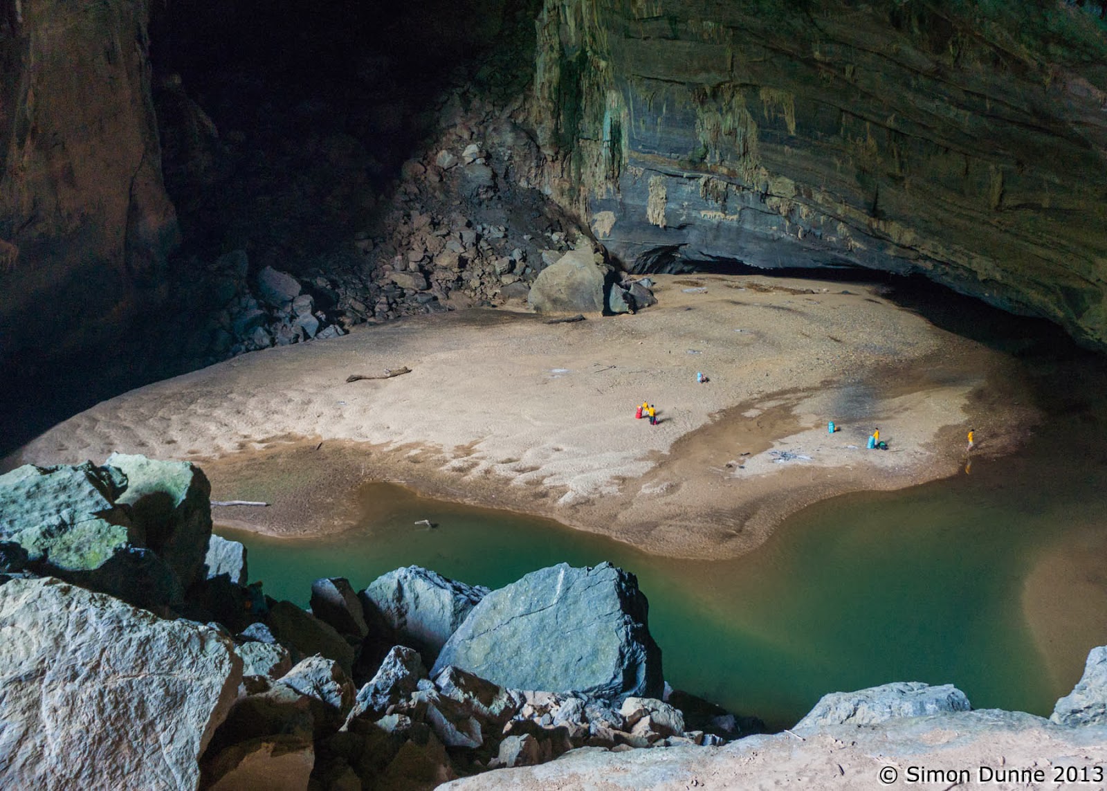 The-beach-area-inside-Hang-En-cave.jpg