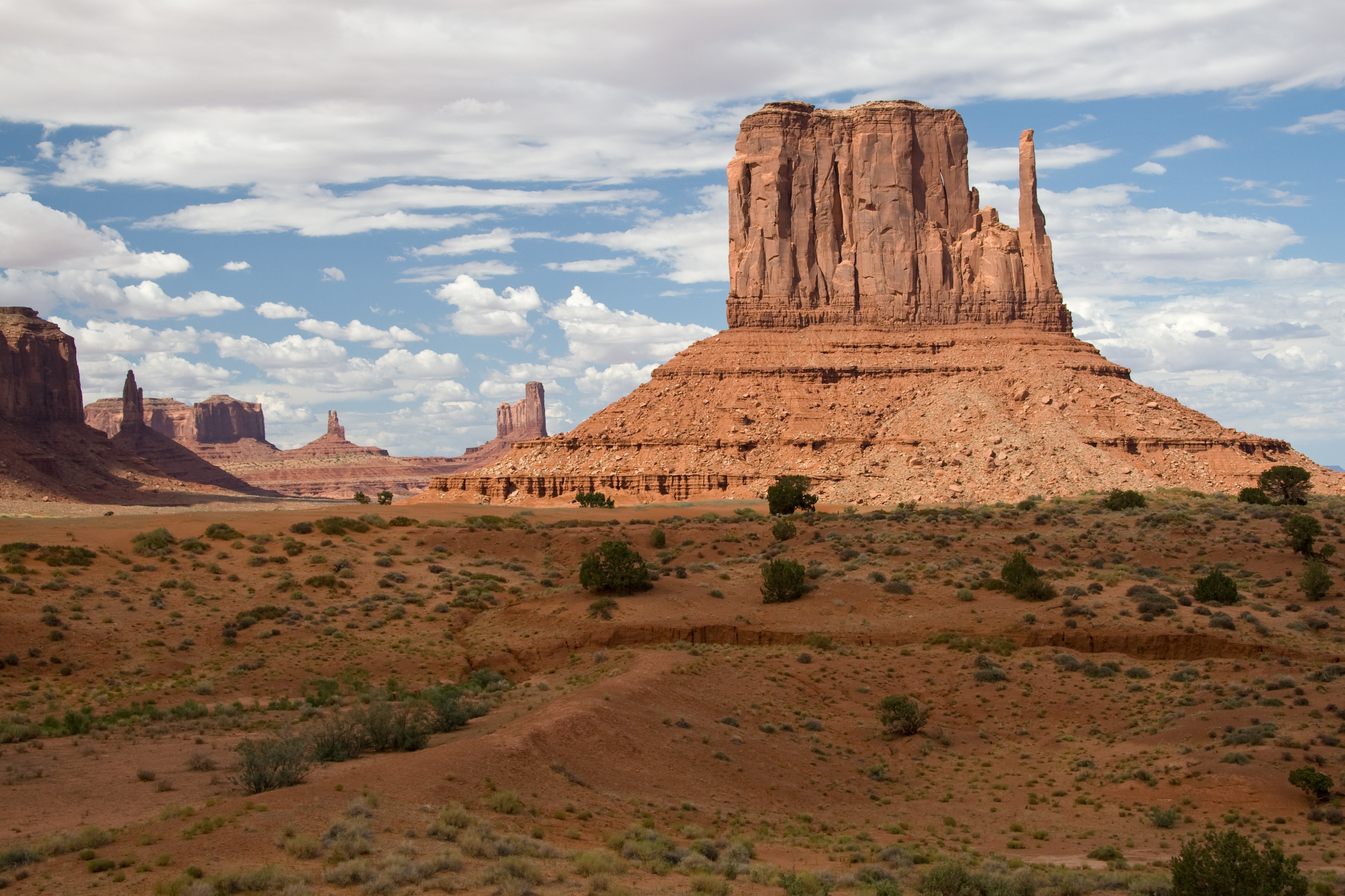 USA_10263_Monument_Valley_Luca_Galuzzi_2007.jpg