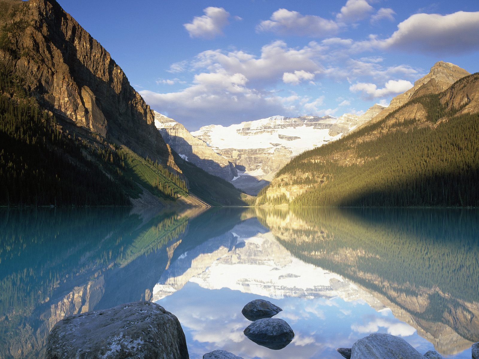 Victoria_Glacier_Lake_Louise_Banff_National_Park_Alberta_Canada.jpg