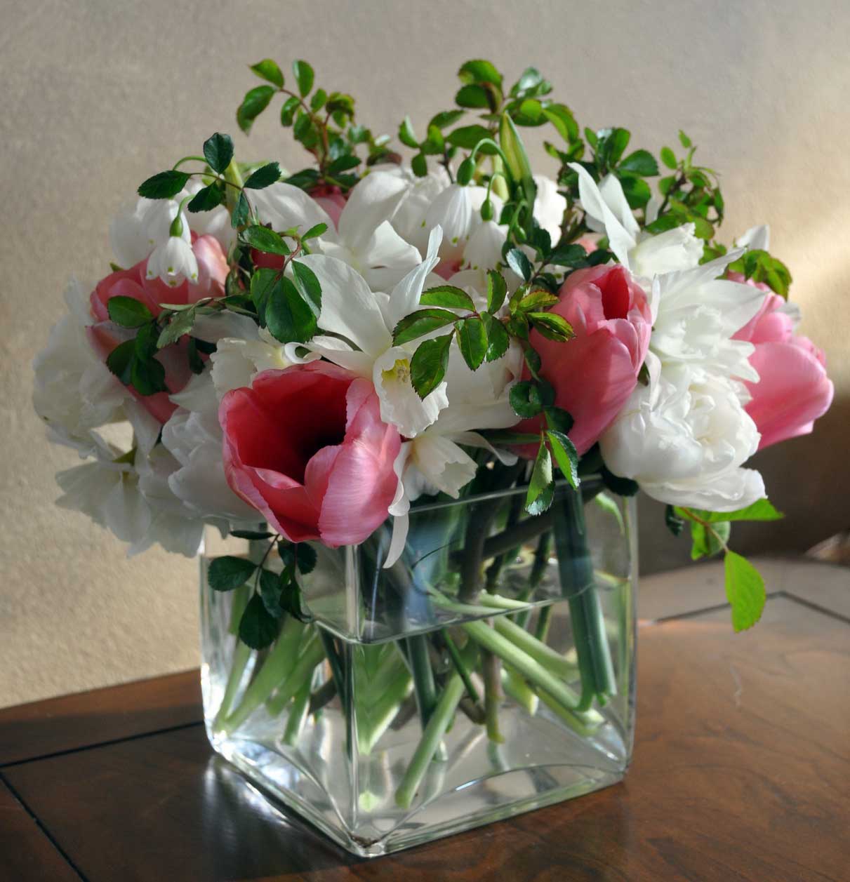 wedding-flower-arrangements-arrangement-attractive-flower.jpg