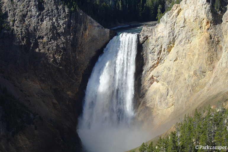 Yellowstone-Nationa-Park-Waterfall-nature.jpg