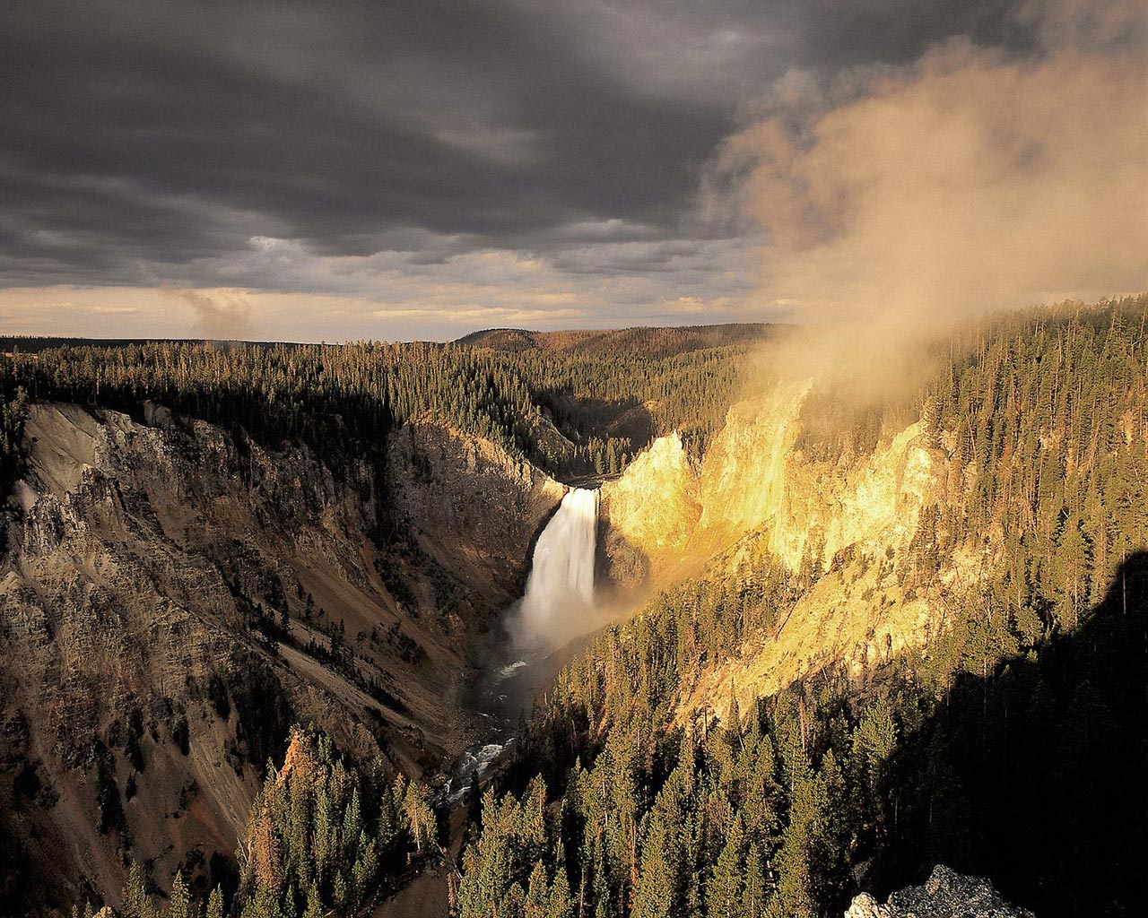 yellowstone_national_park__wyoming__usa.jpg