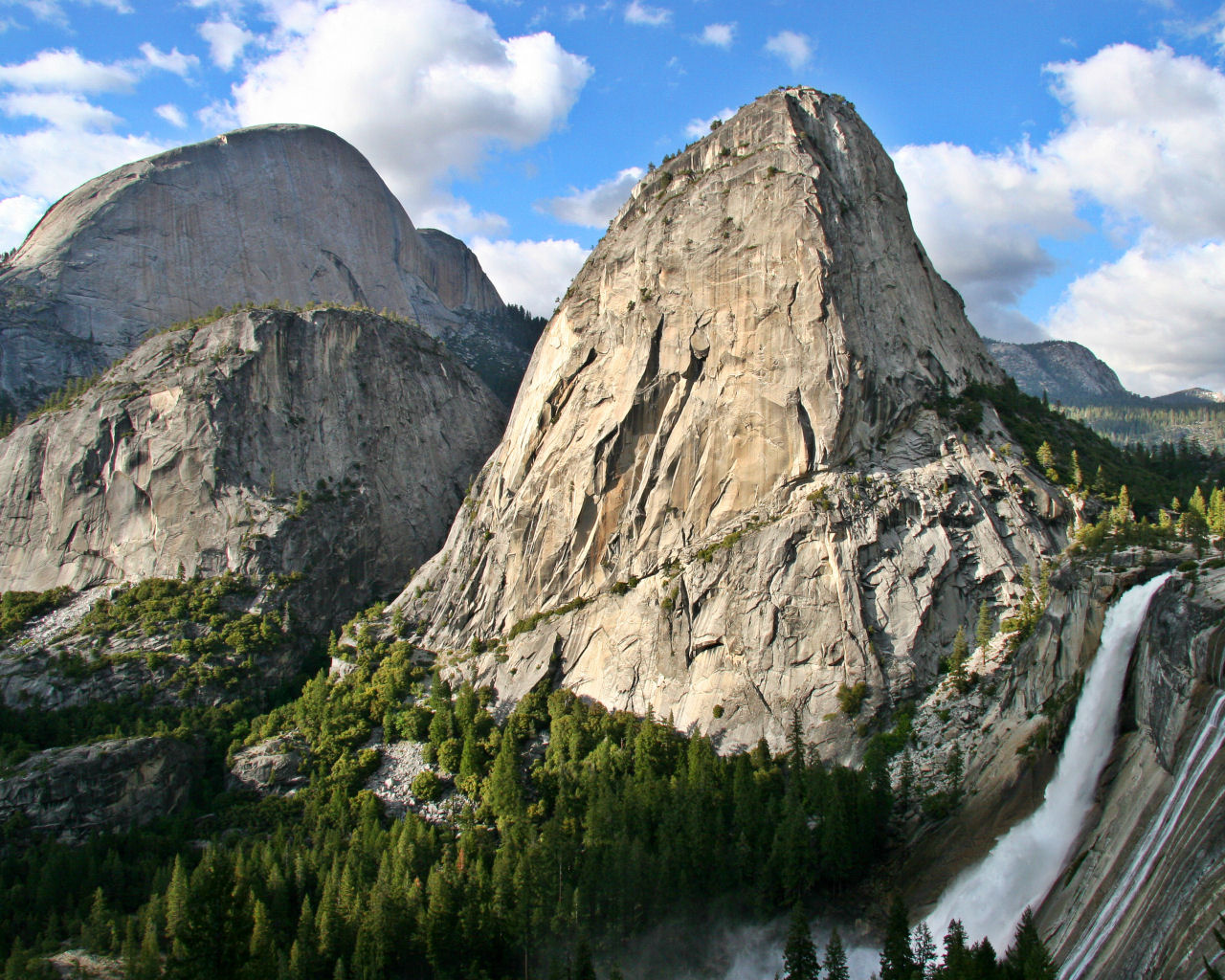 yosemitehikes.com-nevada-fall-1280x1024.jpg