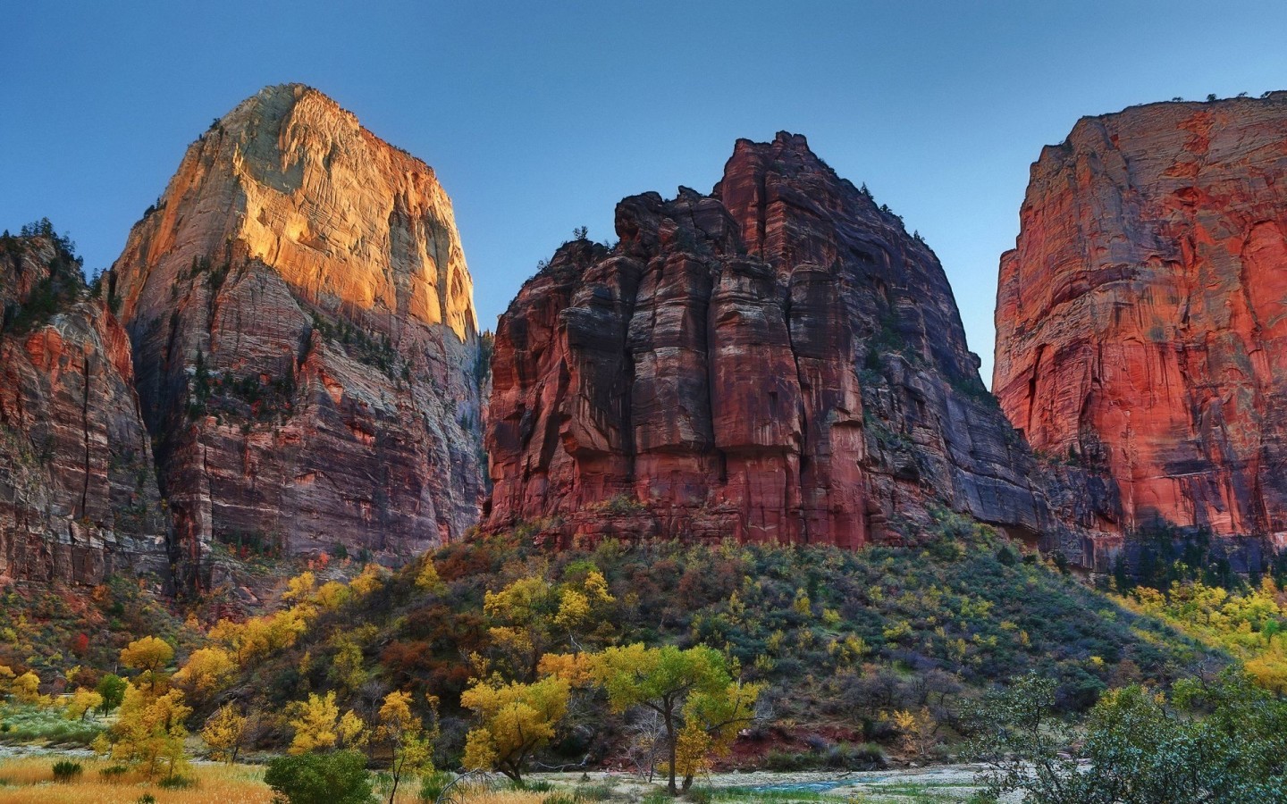 Zion-National-Park-Utah-USA-900x1440.jpg